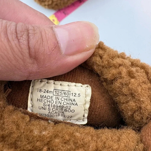 OLD NAVY Brown teddy bear slippers Size-18-24M - Picture 5 of 5